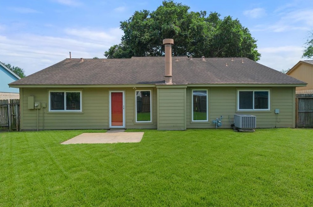 20262 Smithfield Xing Ln, Katy TX  77449-3206 exterior