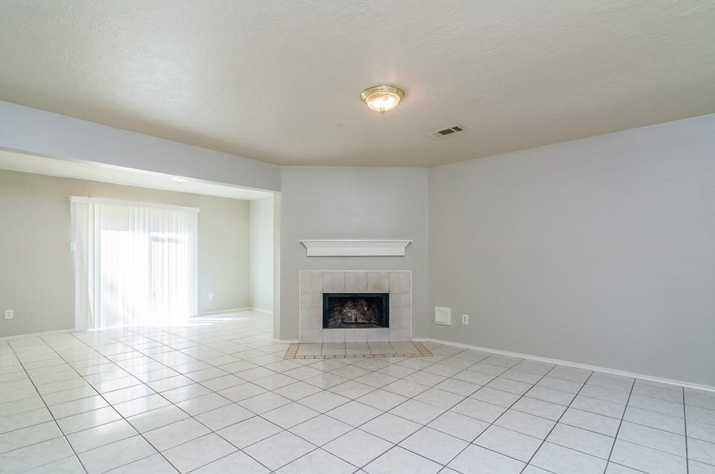 8815 Roaring Point Dr, Houston TX  77088-8029 exterior