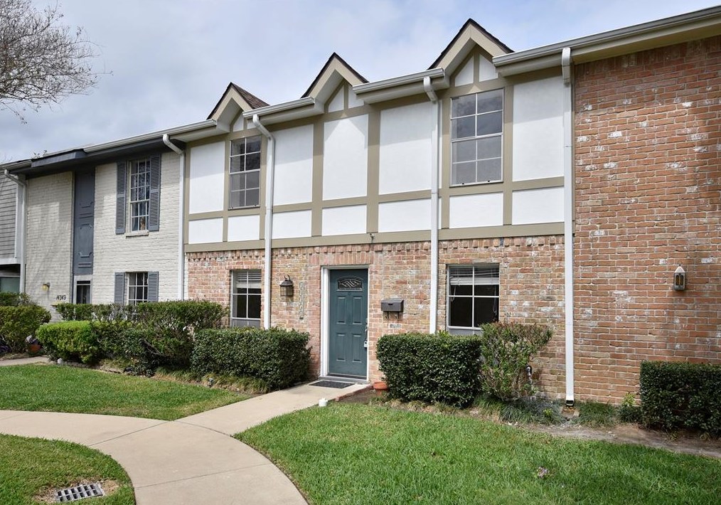 14351 Still Meadow Dr, Houston TX  77079-3132 exterior