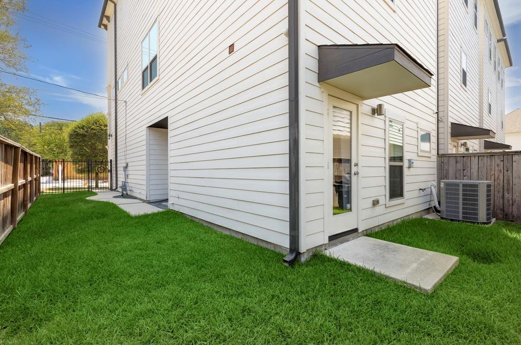 1603 15 St, Houston TX  77008-3423 exterior