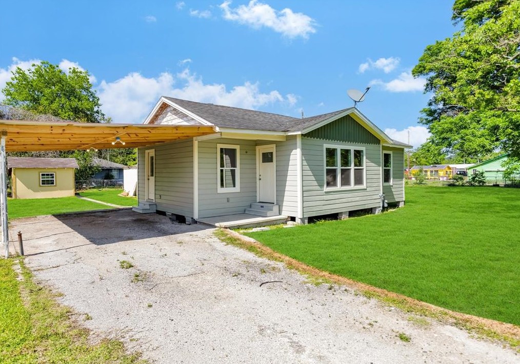 7823 Darlington Dr, Houston TX  77028-2511 exterior