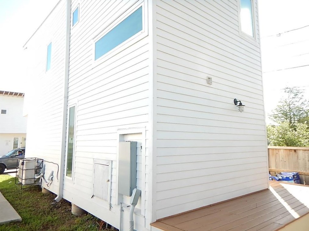 1510 Dumble St, Houston TX  77023-1448 exterior