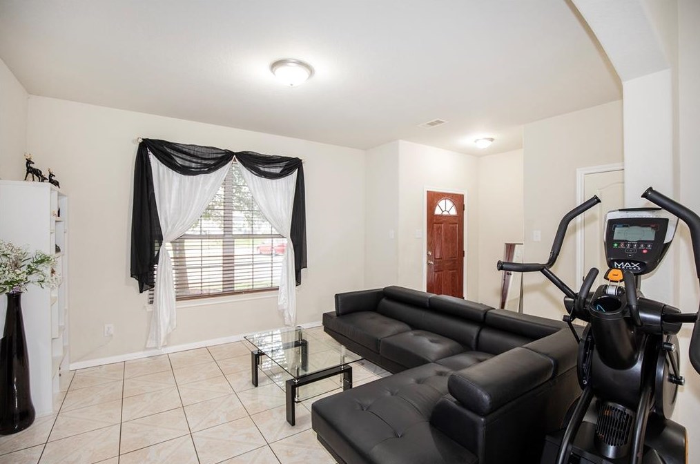 9139 Blackhawk Blvd, Houston TX  77075-4903 exterior