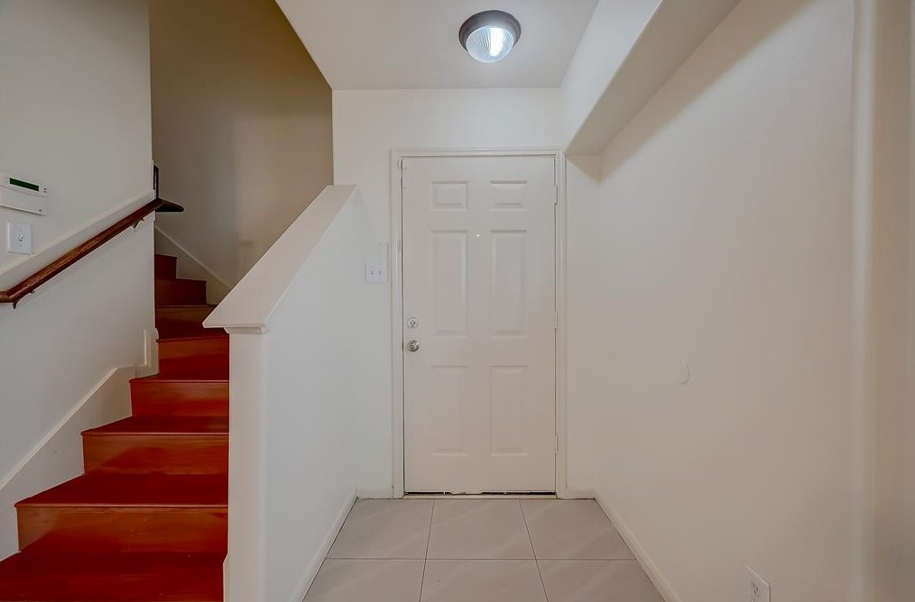 8011 Dairy View Ln, Houston TX  77072-5624 exterior