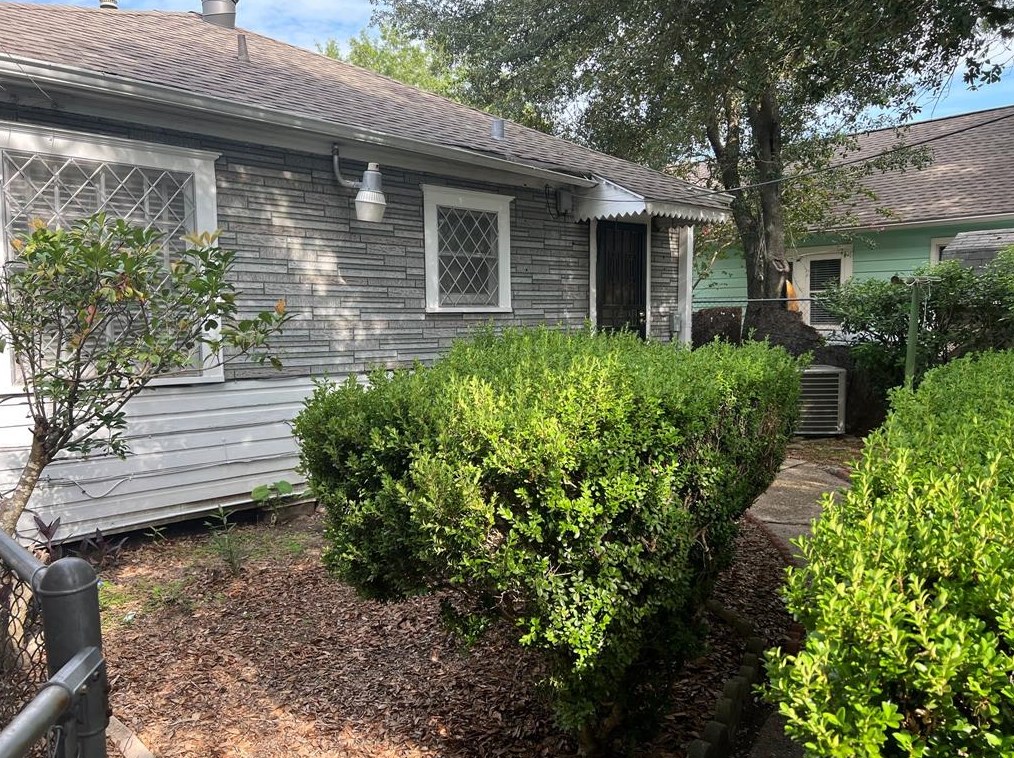 2816 Elser St, Houston TX  77009-6922 exterior