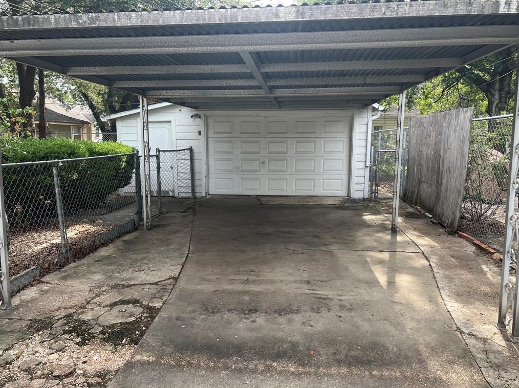 2816 Elser St, Houston TX  77009-6922 exterior