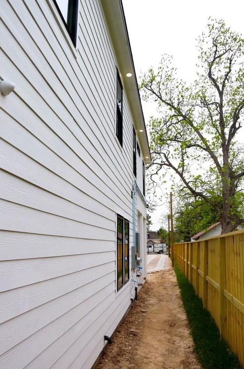 5124 Gold St, Houston TX  77026-2423 exterior