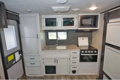 6194 S Shore Street, Sargent, TX 77414 - Photo 7