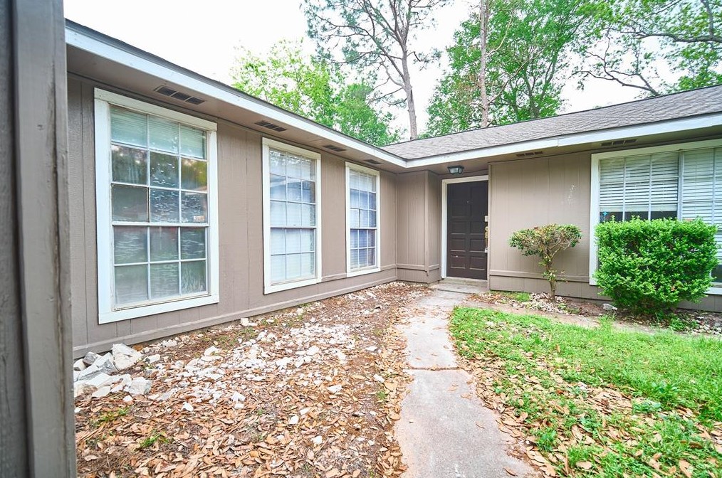 923 Kenforest Dr, Missouri City TX  77489-2136 exterior