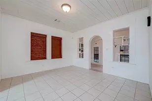 2415 31st St, Galveston, TX 77550 - Photo 9
