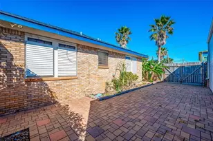 2415 31st St, Galveston, TX 77550 - Photo 37