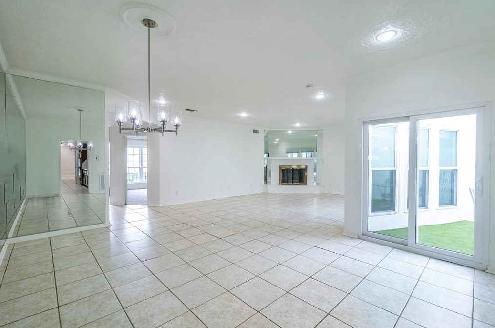 4026 Breakwood Dr, Houston TX  77025-4005 exterior