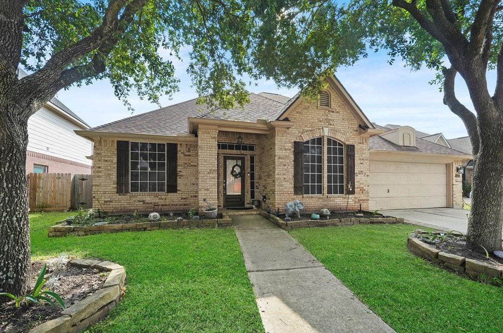 6423 Silver Cres Dr, Houston TX  77064-5156 exterior