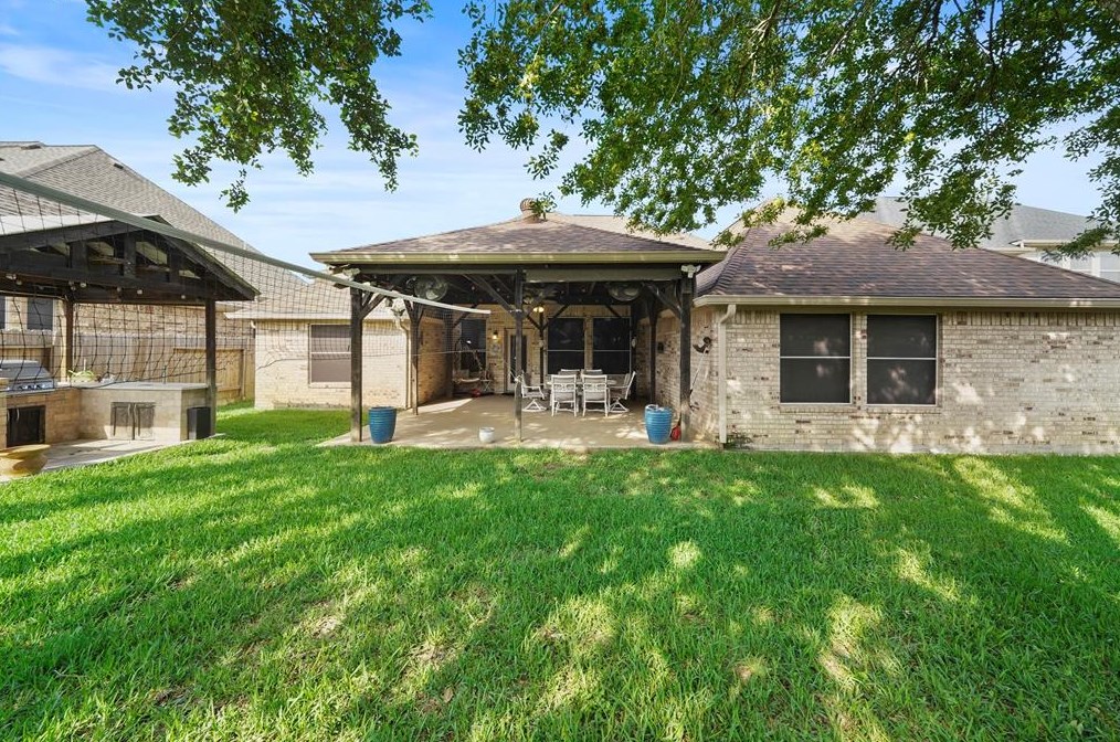 6423 Silver Cres Dr, Houston TX  77064-5156 exterior