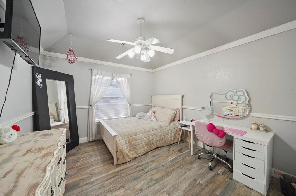 6423 Silver Cres Dr, Houston TX  77064-5156 exterior