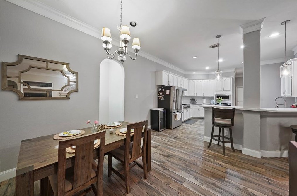 6423 Silver Cres Dr, Houston TX  77064-5156 exterior