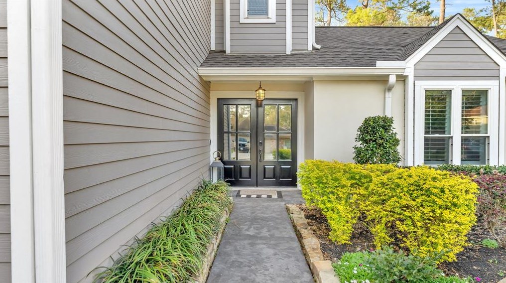 11902 Stillwater Dr, Houston TX  77070-1260 exterior