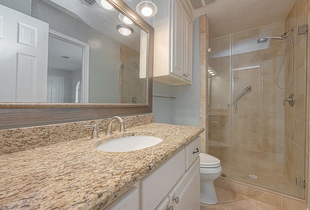 9314 Bankside Dr, Houston TX  77096-5611 exterior