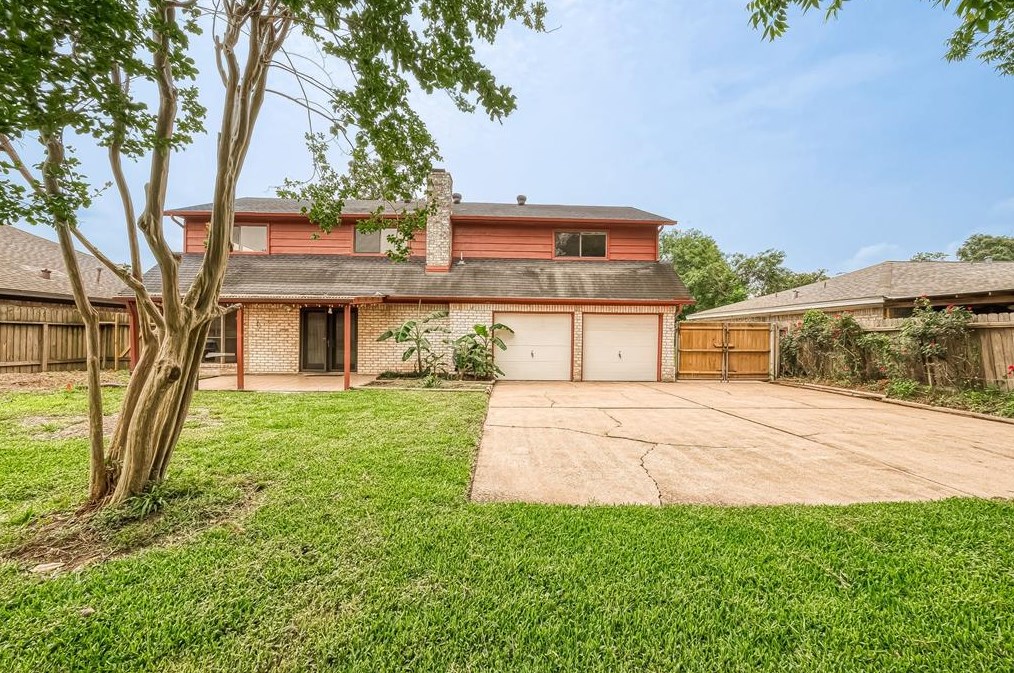 9314 Bankside Dr, Houston TX  77096-5611 exterior