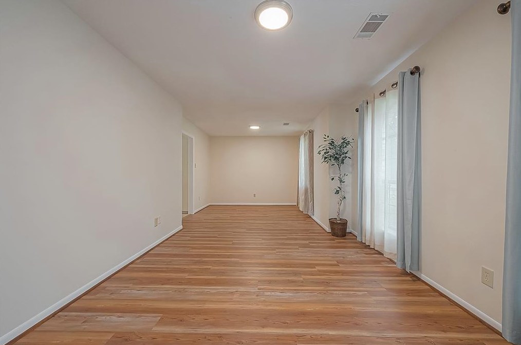 9314 Bankside Dr, Houston TX  77096-5611 exterior