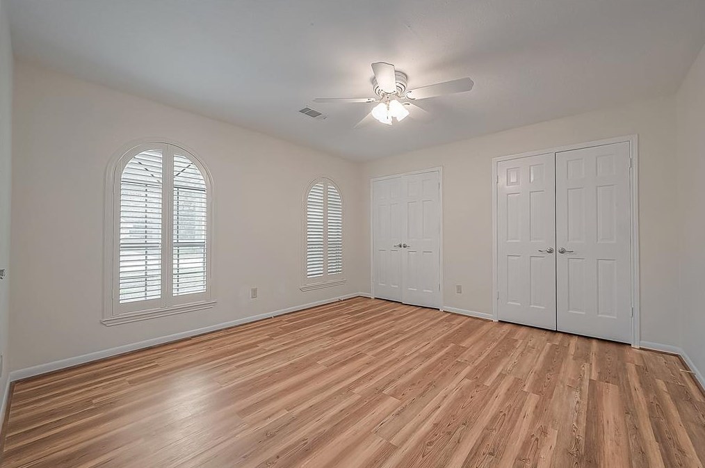 9314 Bankside Dr, Houston TX  77096-5611 exterior