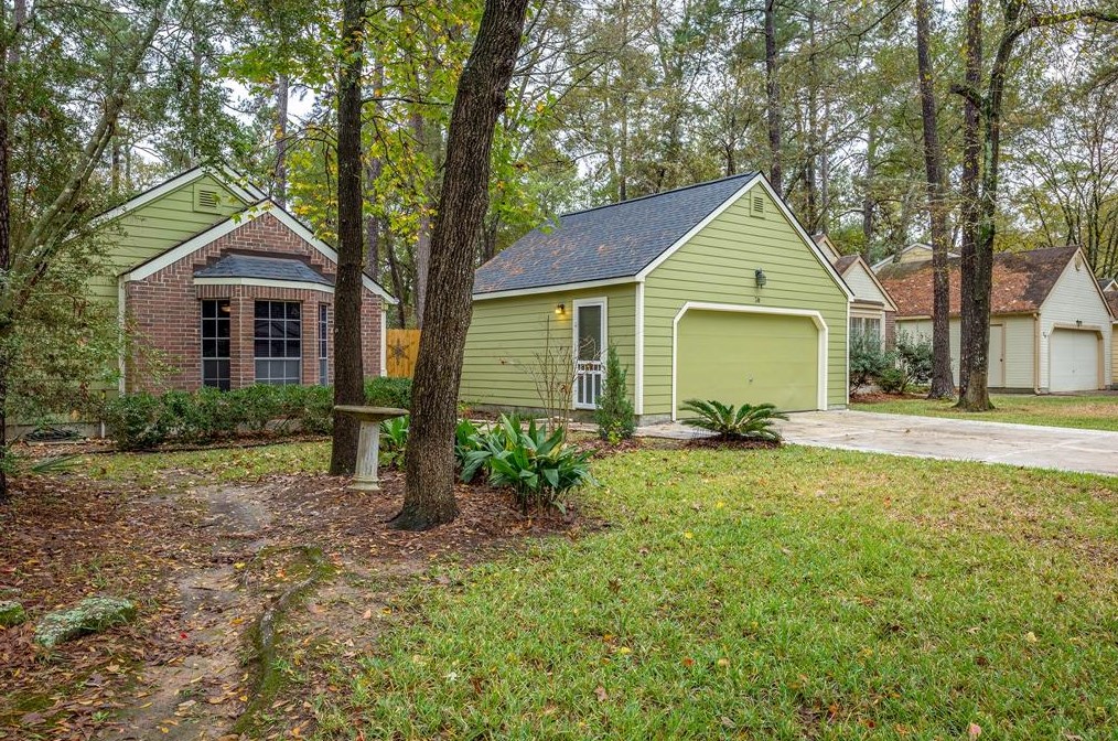30 Camberwell Ct, Spring TX  77380-2734 exterior