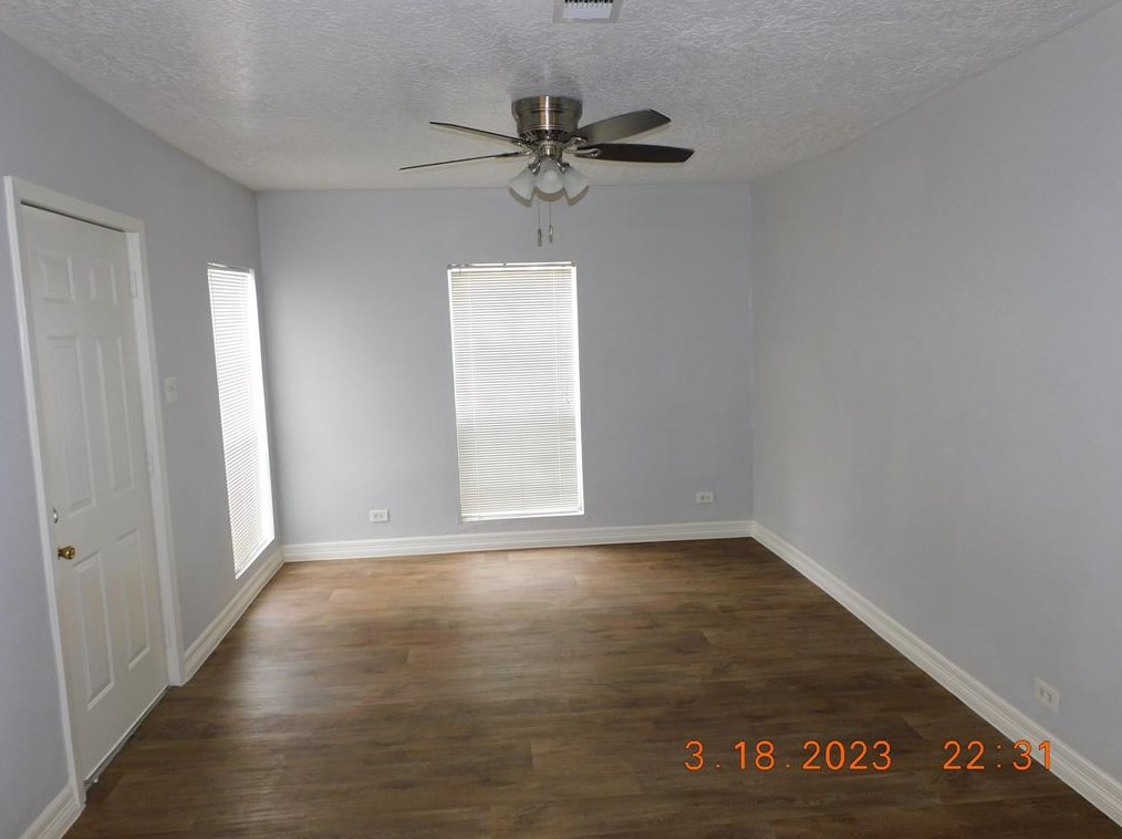 6936 Apache St, Houston TX  77028-3828 exterior