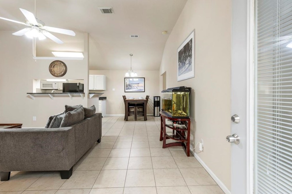 5850 Cinnamon Creek Cir, Houston TX  77084-2164 exterior