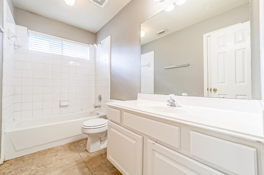 14431 Wadlington Dr, Houston TX  77044-5084 exterior