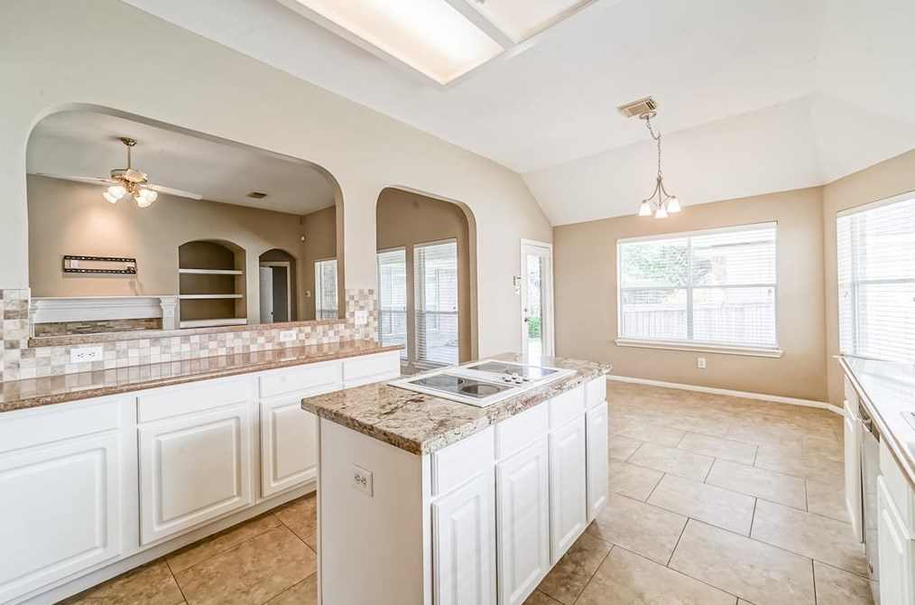 14431 Wadlington Dr, Houston TX  77044-5084 exterior