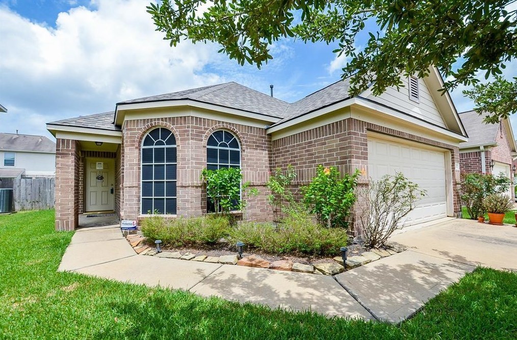 15527 Elm Leaf Pl, Cypress TX  77429-4300 exterior