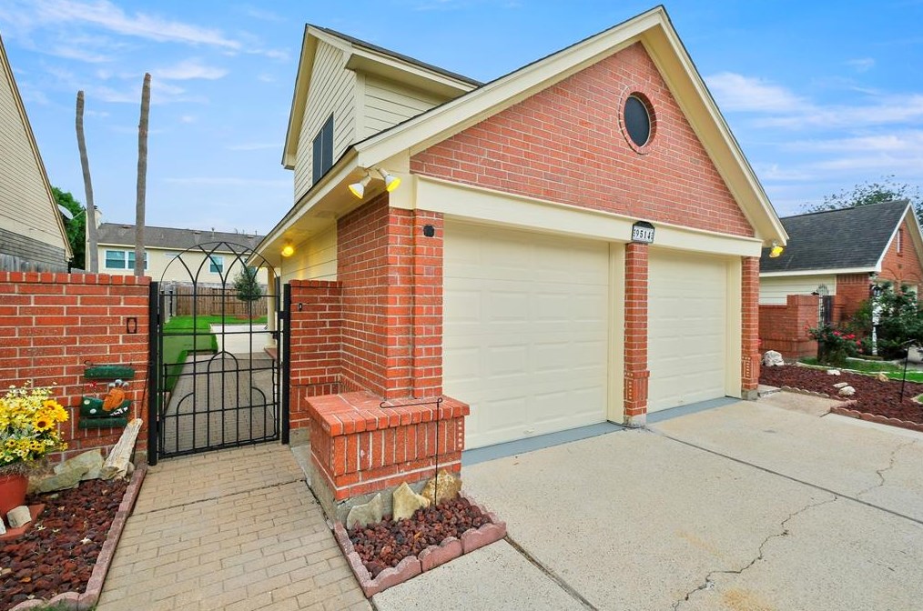 9514 Cabin Creek Dr, Houston TX  77064-5266 exterior