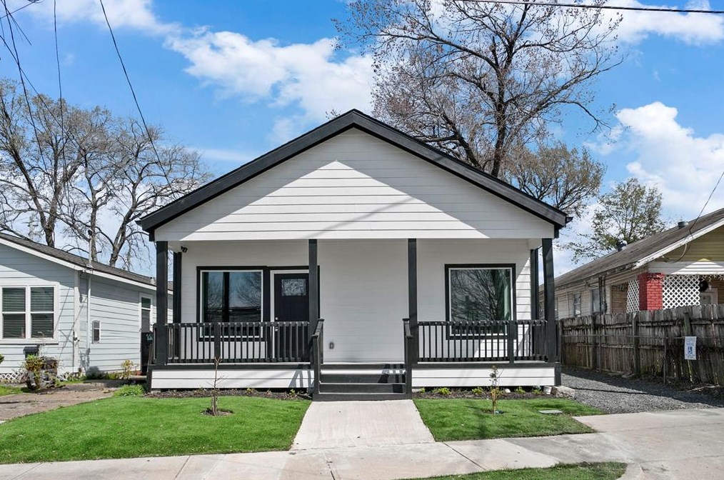 5807 Texas St, Houston TX 77011-4351 exterior