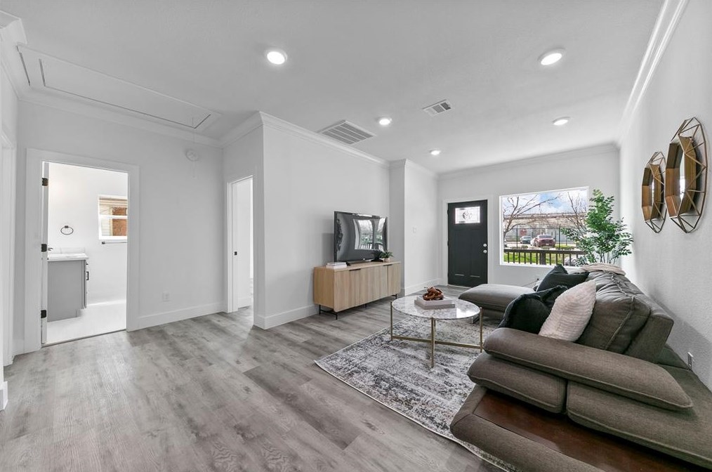 5807 Texas St, Houston TX 77011-4351 exterior