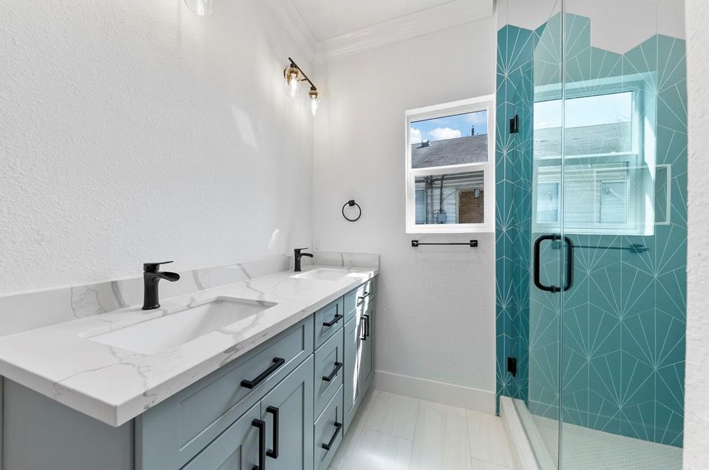 5807 Texas St, Houston TX 77011-4351 exterior