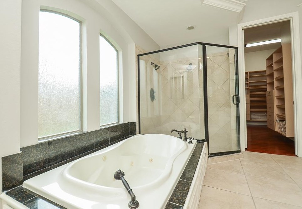 6106 Waterfall Trace Ln, Fulshear TX 77441-2062 exterior