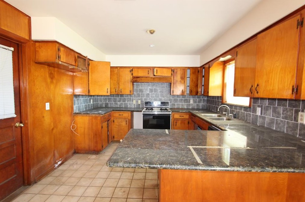 7522 Hammerly Blvd, Houston TX  77055-1722 exterior