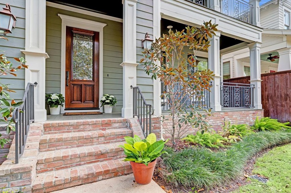 1018 Rutland St, Houston TX  77008-6829 exterior