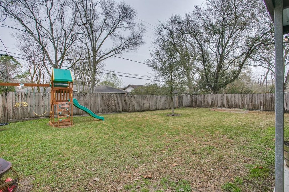 5434 Stillbrooke Dr, Houston TX  77096-5034 exterior