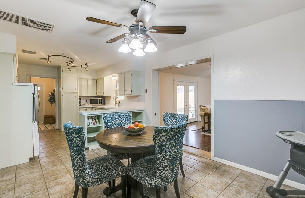 5434 Stillbrooke Dr, Houston TX  77096-5034 exterior