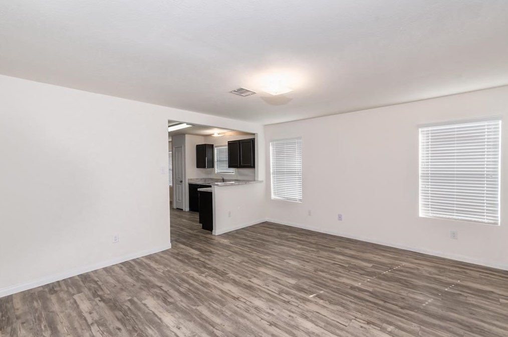 5535 Latta Plantation Dr, Katy TX  77449-1557 exterior