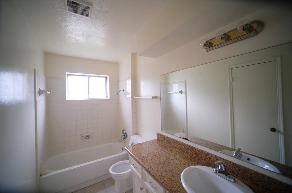 12510 Shannon Hl Dr, Houston TX  77099-1612 exterior