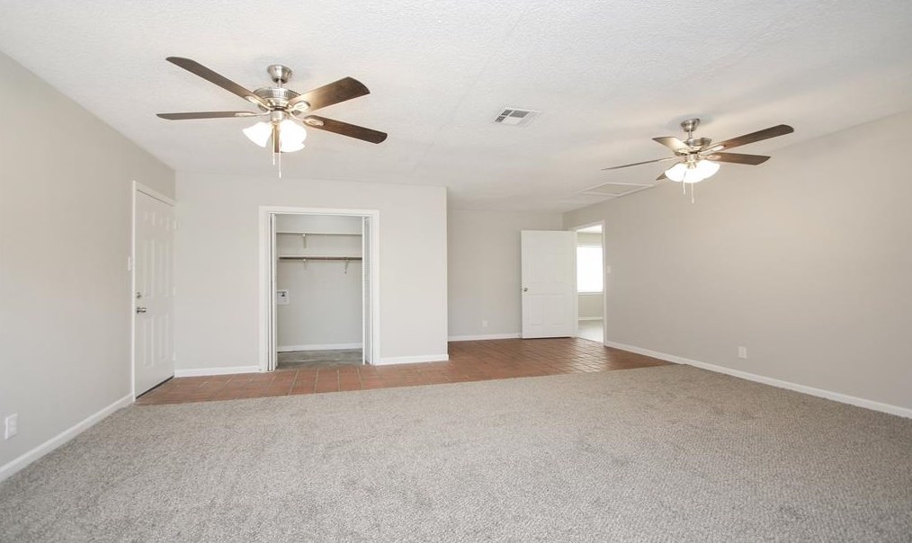 5215 Knightwood St, Houston TX  77016-2634 exterior