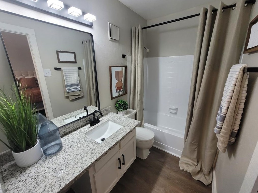 5110 Azalea Trace Dr, Houston TX  77066-4343 exterior