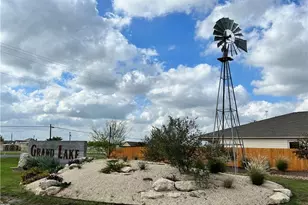 200 Orchard Cv, Snook, TX 77878 - Photo 5