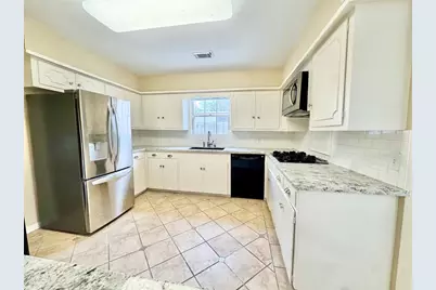 8218 Edgemoor Drive, Houston, TX 77036 - Photo 11