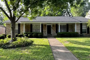 8218 Edgemoor Dr, Houston, TX 77036 - Photo 1