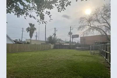 3607 Zoch Lane, Houston, TX 77092 - Photo 7