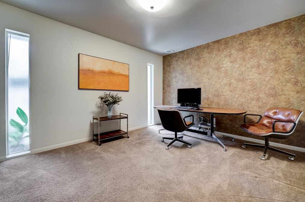 12434 Huntingwick Dr, Houston TX  77024-4906 exterior