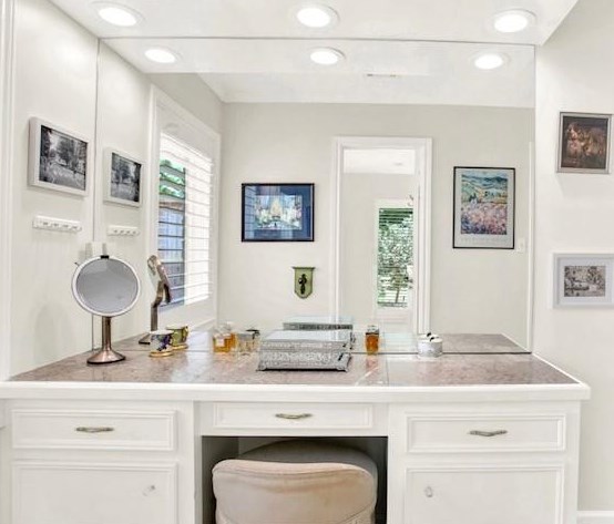 18507 Prince William Ln, Houston TX  77058-4222 exterior